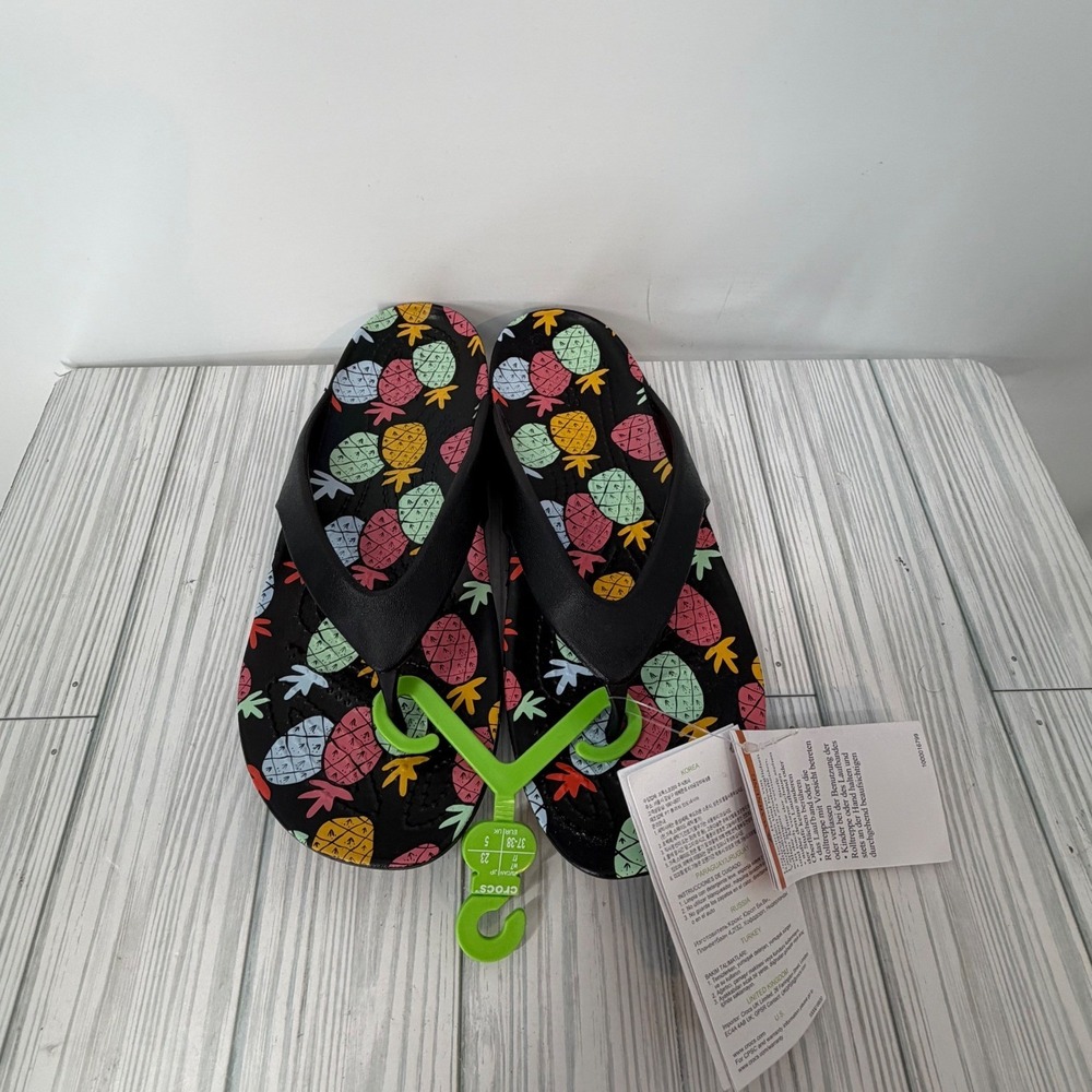 Crocs Kadee II Pineapple Flip Flops Black Multi Tropical Sandals 9 NEW
